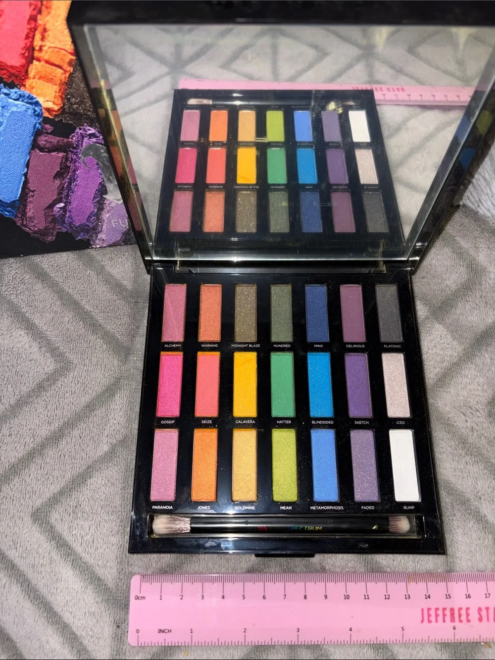 Urban Decay Full Spectrum Eyeshadow Palette ~ Limited Edition